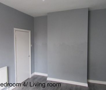 3 bedroom end of terrace house to rent - Photo 5