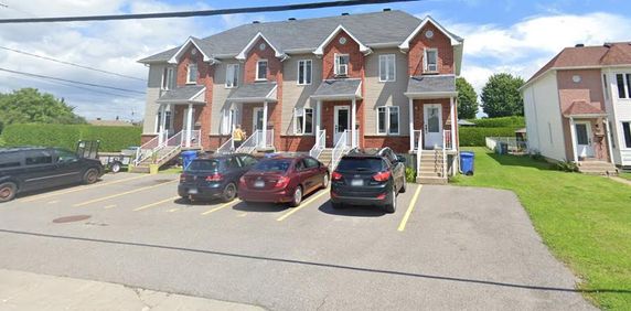 Maison de ville à louer à NDP – Disponible dès maintenant ! - Photo 2