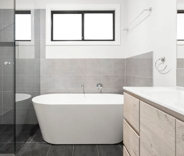 Modern Double Storey Family Home in Prime Location! - Photo 2