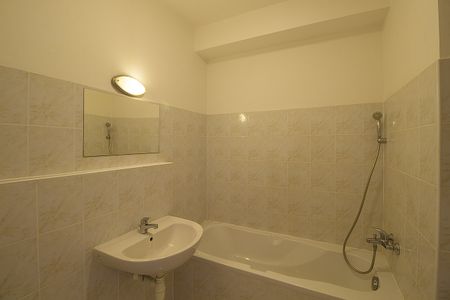pronájem bytu v Praze, byt 1+kk, 29m2, novostavba, Praha 10, nezařízený, parkovací místo - Photo 4