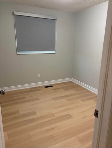 For Lease - 10 Martindale Crescent, Brampton, Ontario - Photo 2