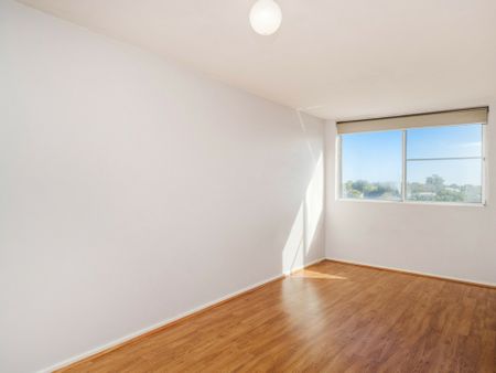 Large and Lovely Apartment with pool and security! - Photo 4