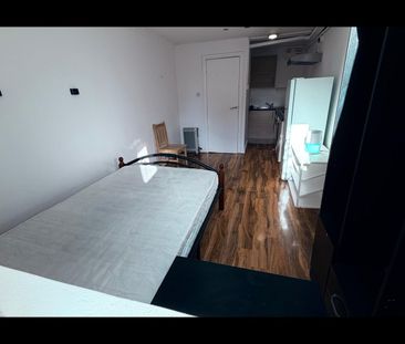 Studio Flat, Windmill Road, N18 - Photo 3