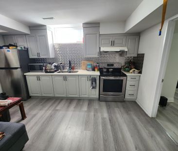 For Lease - 33 Trellanock Road, Brampton, Ontario - Photo 6