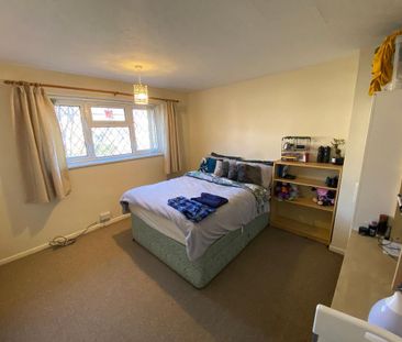 4 bedroom terraced house to rent - Photo 3