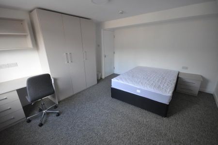 6 bedroom terraced house to rent - Photo 5