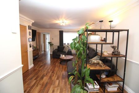 3 bedroom link detached house to rent - Photo 2