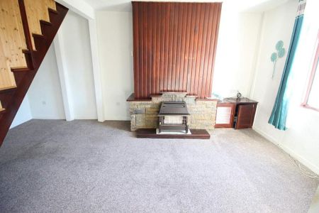 2 bedroom terraced house to rent - Photo 2