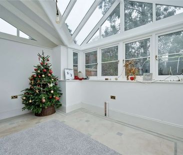 A delightful wing of a converted former Vicarage in an elevated and... - Photo 3