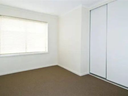 “Bright & Modern” - Photo 3