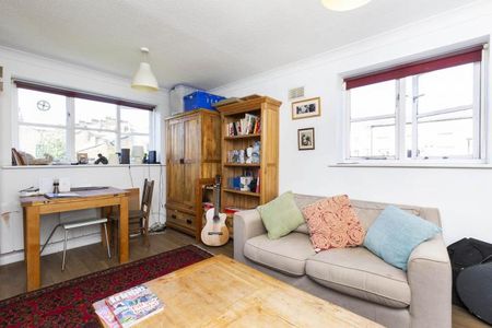 A spacious one double bedroom flat located between Archway and Finsbury Park - Photo 5