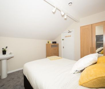 1 bedroom in a house share to rent - Photo 3