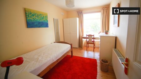 Snug room for rent in 3-bedroom house, Knocklyon, Dublin - Photo 5