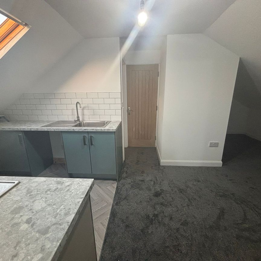 Stoney Stanton Road, Hillfields - Photo 1