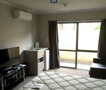 Room A/3A Rostrevor Street, Hamilton City Central — - Photo 3