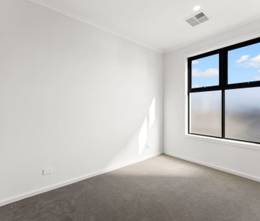 Brand New Townhouse Living in the Heart of Riverside Estate - Photo 3