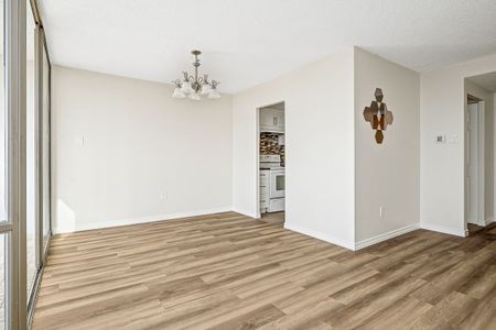 For Lease - 2759 Carousel Crescent Unit# 1605, Blossom Park - Airport and Area, Ontario - Photo 2