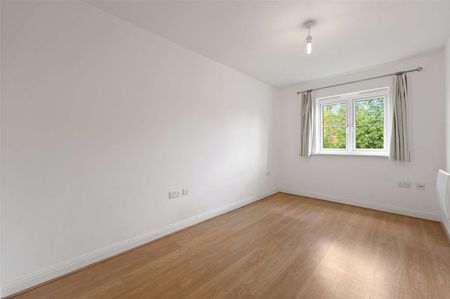 A well located and spacious two bedroom, two bathroom apartment only a short distance to Rickmansworth High Street and Tube Station. Available now. - Photo 3