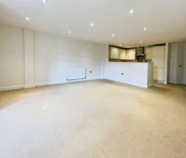 Darville House, Oxford Road East, Windsor, Berkshire, SL4 1EF - Photo 2