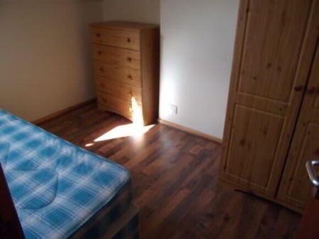 Flat 2, 20 Malone Avenue, Belfast, BT9 6ER - Photo 2