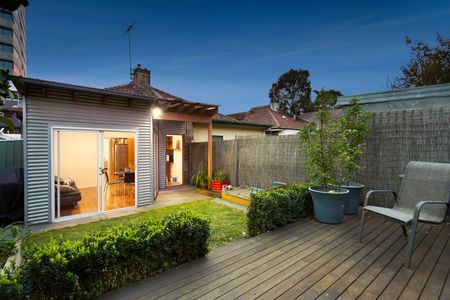 10 Ascot Vale Road, Flemington VIC 3031 - Photo 3