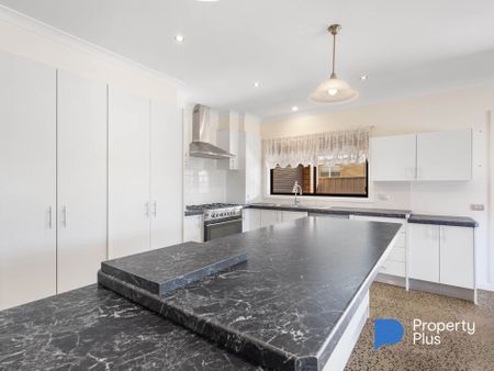 Spacious Family Living in a Sought-After Epsom Pocket - Photo 5