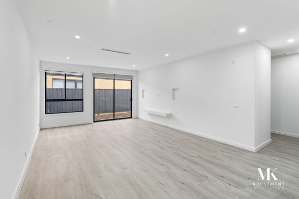 Modern Family Living In Wollert - Photo 1