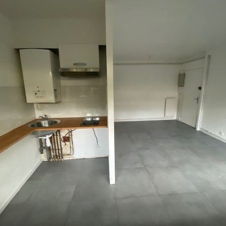 Location Appartement 1 pièce 26m² BORDEAUX 33200 - Photo 3