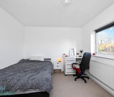 4 bedroom semi-detached house to rent - Photo 3