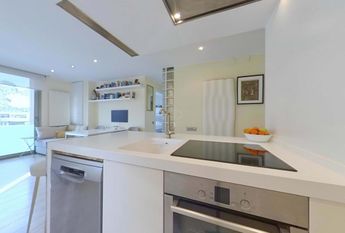 Barcelona, Catalonia 08810