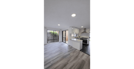 Unbeatable Location I Close to Shops, Transport & Everyday Amenities - Photo 3