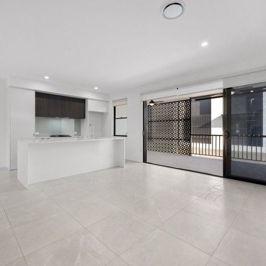 Large Townhouse for Rent - Photo 1