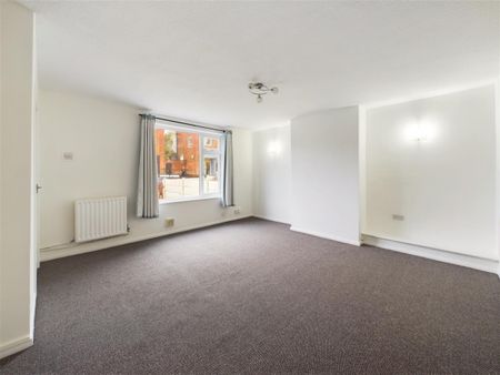 3 bedroom Semi-detached house to rent - Photo 2