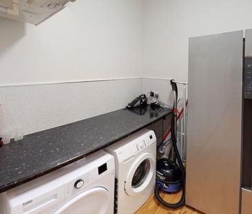 4 bedroom terraced house to rent - Photo 4