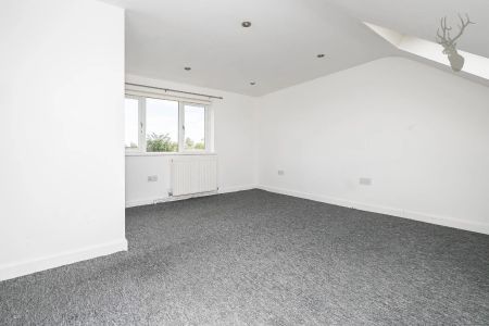 3 Bedroom House - Mid Terrace - Photo 5