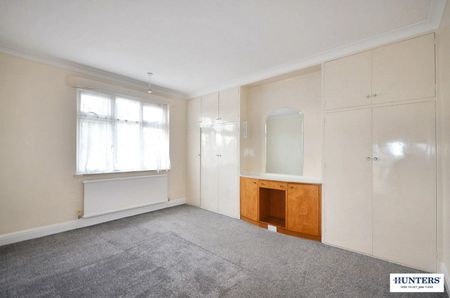 Kingsmere Park, Kingsbury, London, NW9 8PL - Photo 4