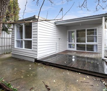 COZY 1 BEDROOM RETREAT! - Photo 6