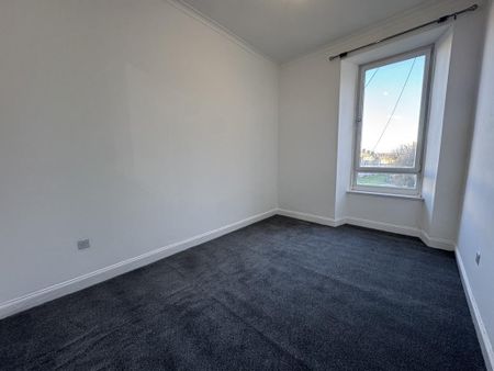 4 bedroom apartment to rent - Photo 3