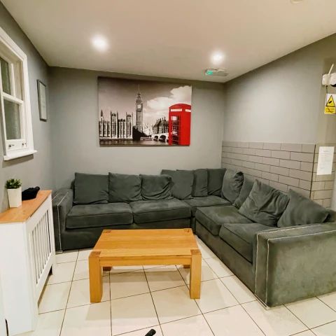 Large Ensuite - Photo 1