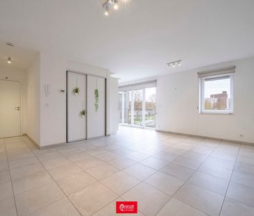 Appartement te huur in Tournai voor € 700 met 1 slaapkamer - Photo 1