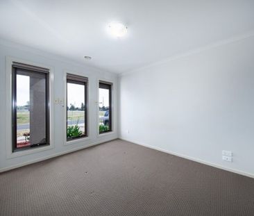 Prime Location! - Photo 3