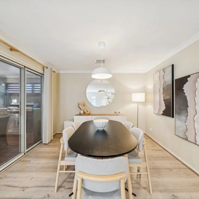 Grand Family Home - Photo 1