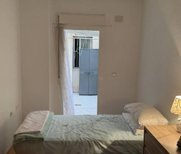 Spacious apartment in the center of Torrevieja - Photo 4