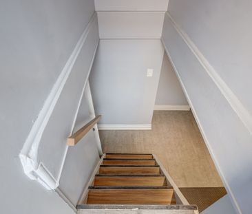 For Lease - 7 Edmund Avenue Unit# Lower, Toronto, Ontario - Photo 2