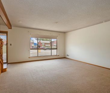 2 Bedroom Unit in a Fabulous Location-Walk to Tea Tree Plaza & O'Bahn - Photo 6