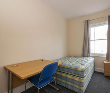 6 bedroom maisonette to rent - Photo 1