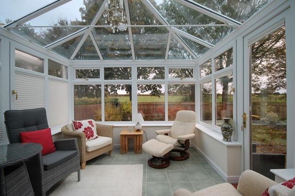 2 bedroom semi-detached bungalow to rent - Photo 1