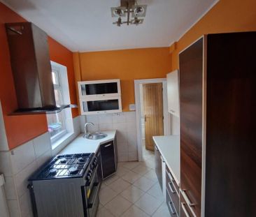 3 bedroom terraced house to rent - Photo 6