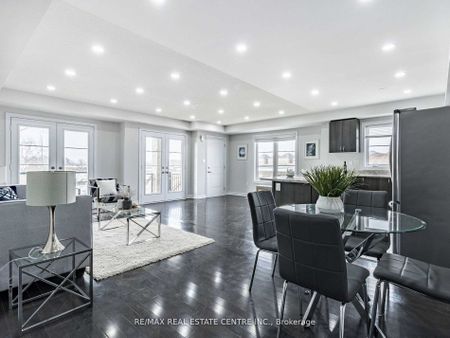 Condo Townhouse For Lease | W7215790 - Photo 2