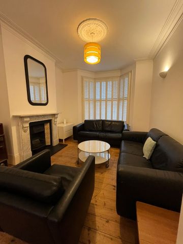 Room in a Shared House, Scawen Road, SE8 - Photo 2